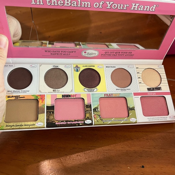 In theBalm of Your Hand VOLUME2 highlighter, bronzer, blush, shadow All IN 1 - Picture 5 of 8